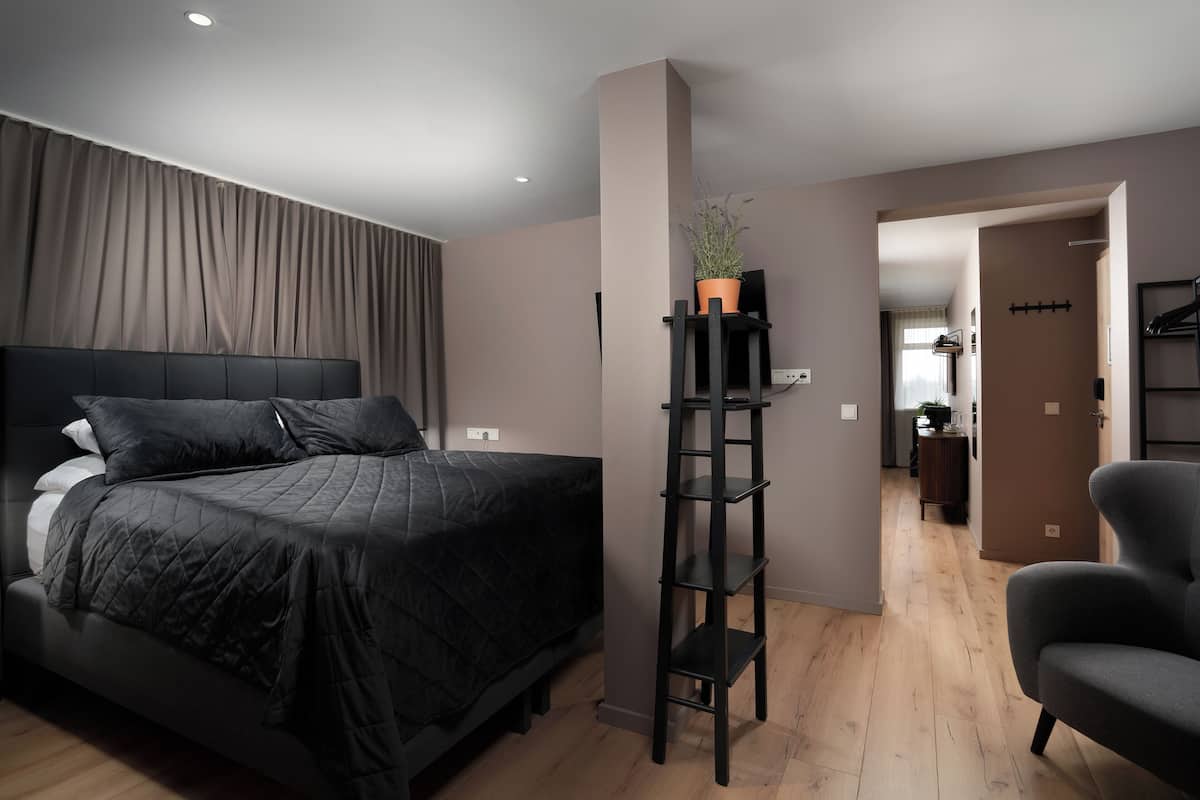 Superior suite | 1 slaapkamer, hypoallergeen beddengoed, een bureau, een laptopwerkplek