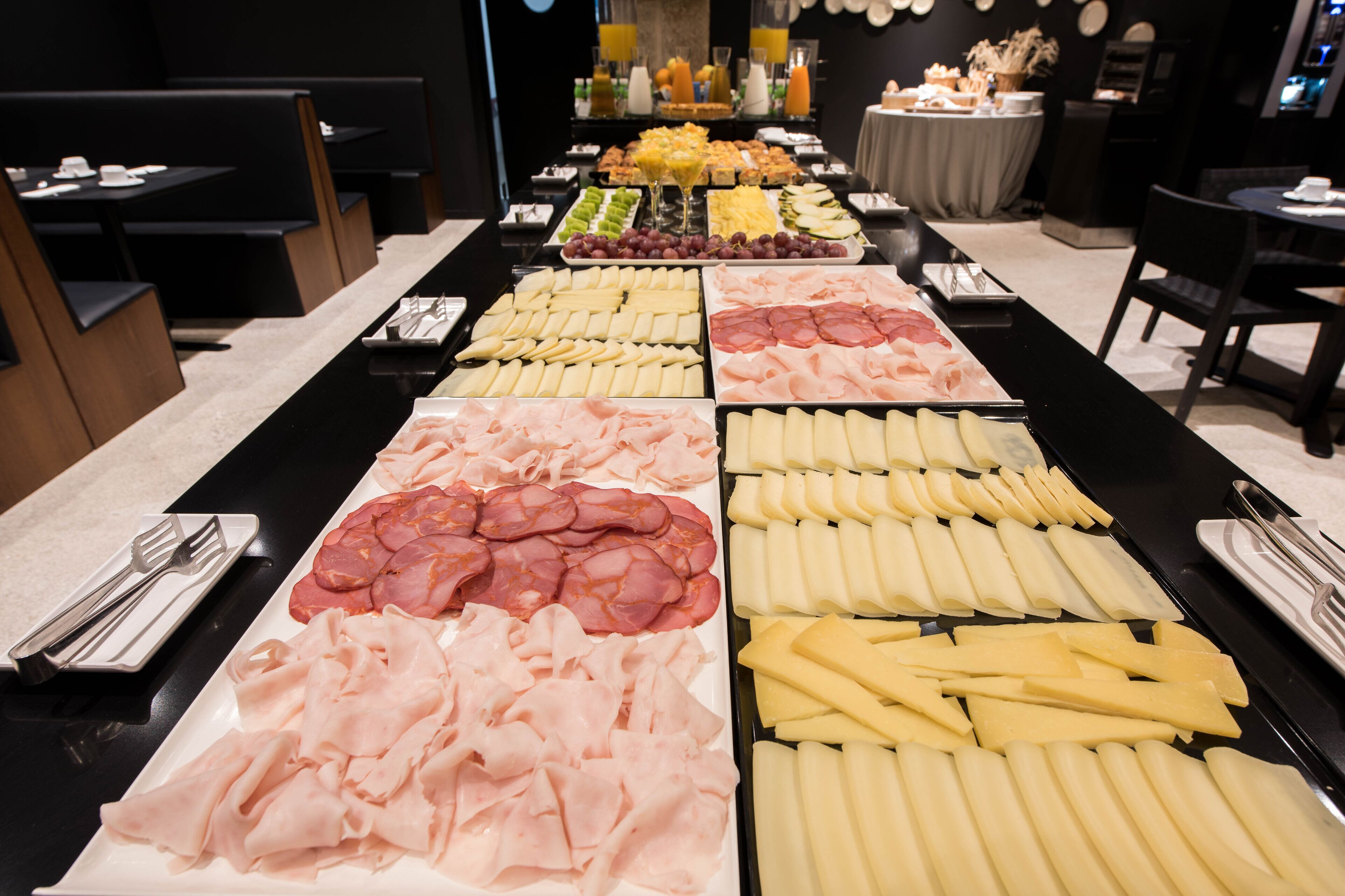 Daily buffet breakfast for a fee