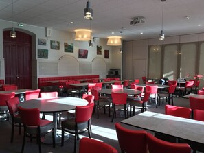 Lunch served, French cuisine