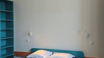 Comfort-Doppelzimmer, 1 Doppelbett | BĂŒgeleisen/BĂŒgelbrett, kostenloses WLAN, BettwĂ€sche