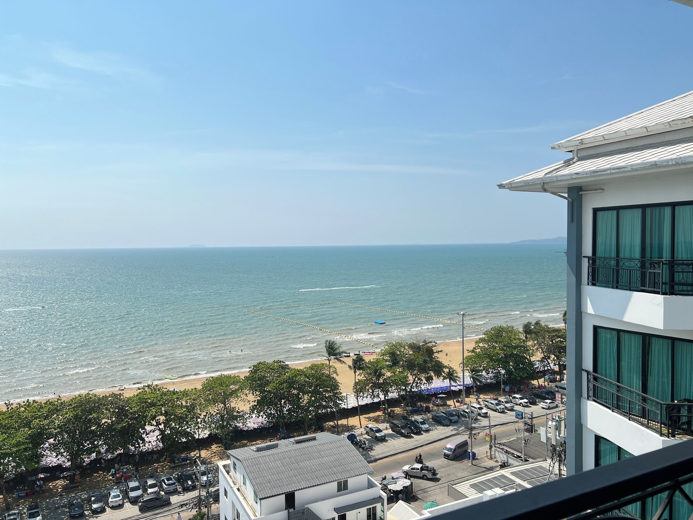 位於海灘上