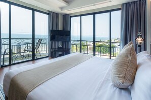 Deluxe Room, Sea View, Corner