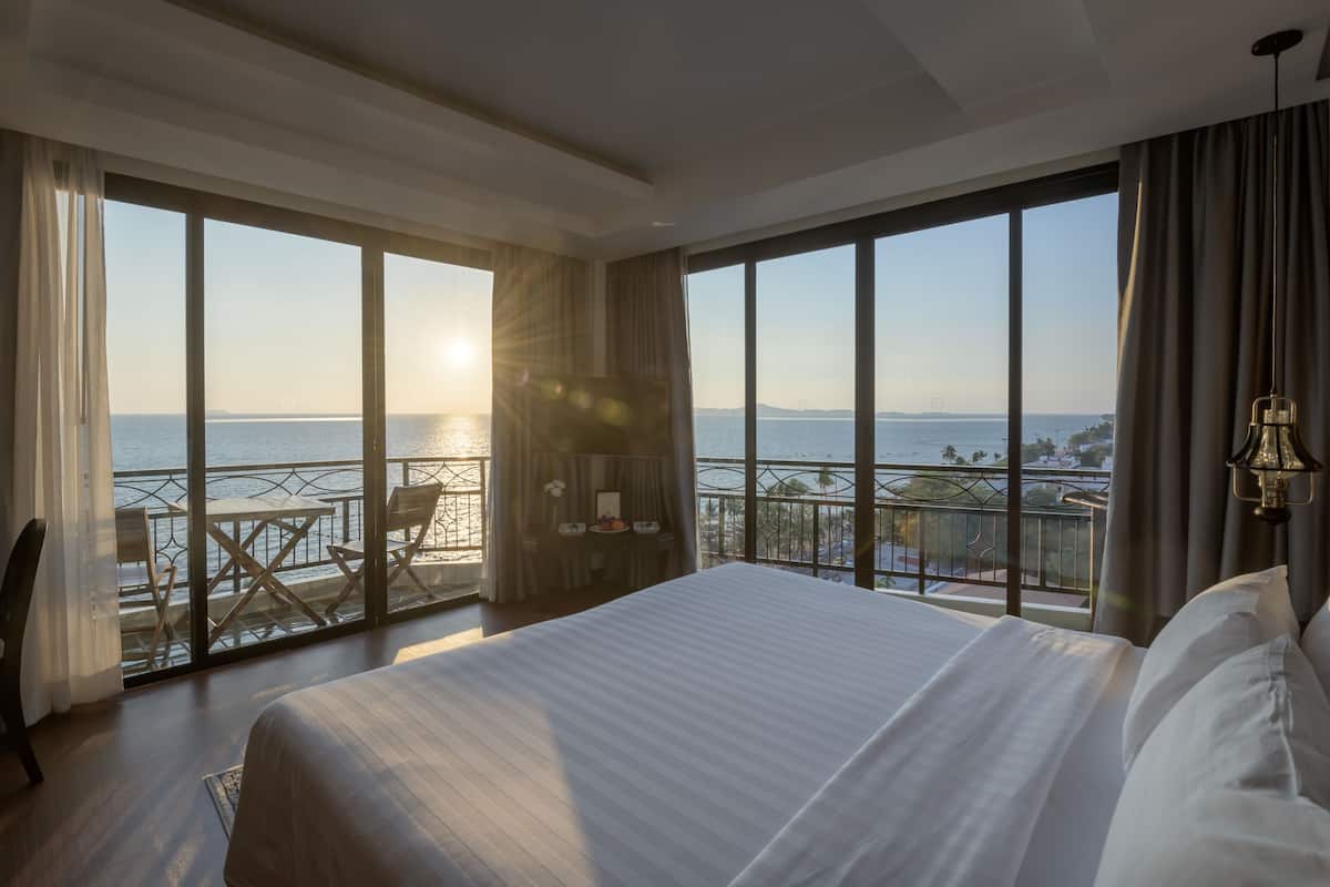 Chambre Deluxe, vue mer, en angle