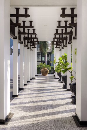 Hallway - Bay Beach Resort (Pattaya)