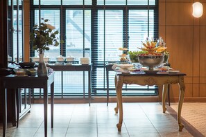 Daily buffet breakfast (THB 450 per person)