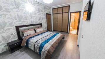 Apartment, 3 Bedrooms | 3 bedrooms, blackout curtains, free WiFi, bed sheets