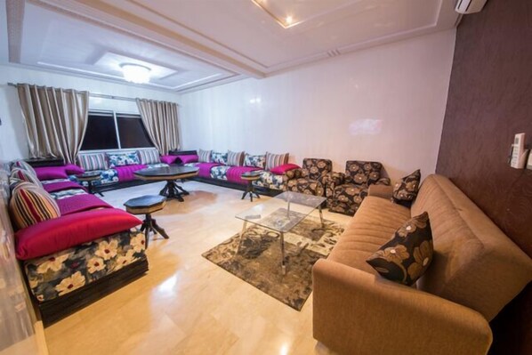 公寓, 3 間臥室 | 客廳 | 平面電視