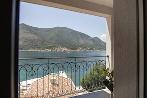 Honeymoon suite | Balcony - Huma Kotor Bay Hotel and Villas (Kotor)