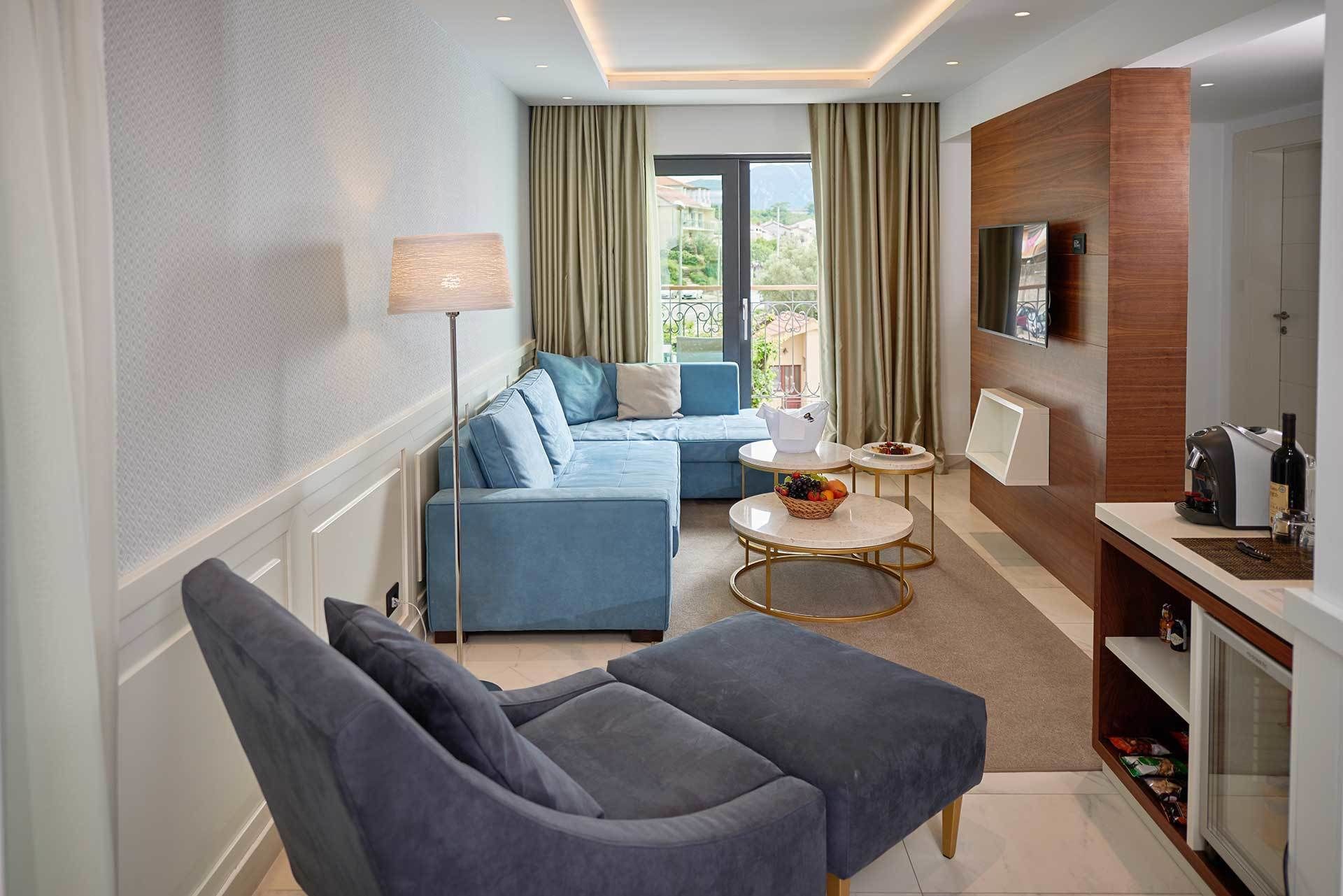 honeymoon suite  | 1 bedroom, in-room safe, desk, blackout curtains