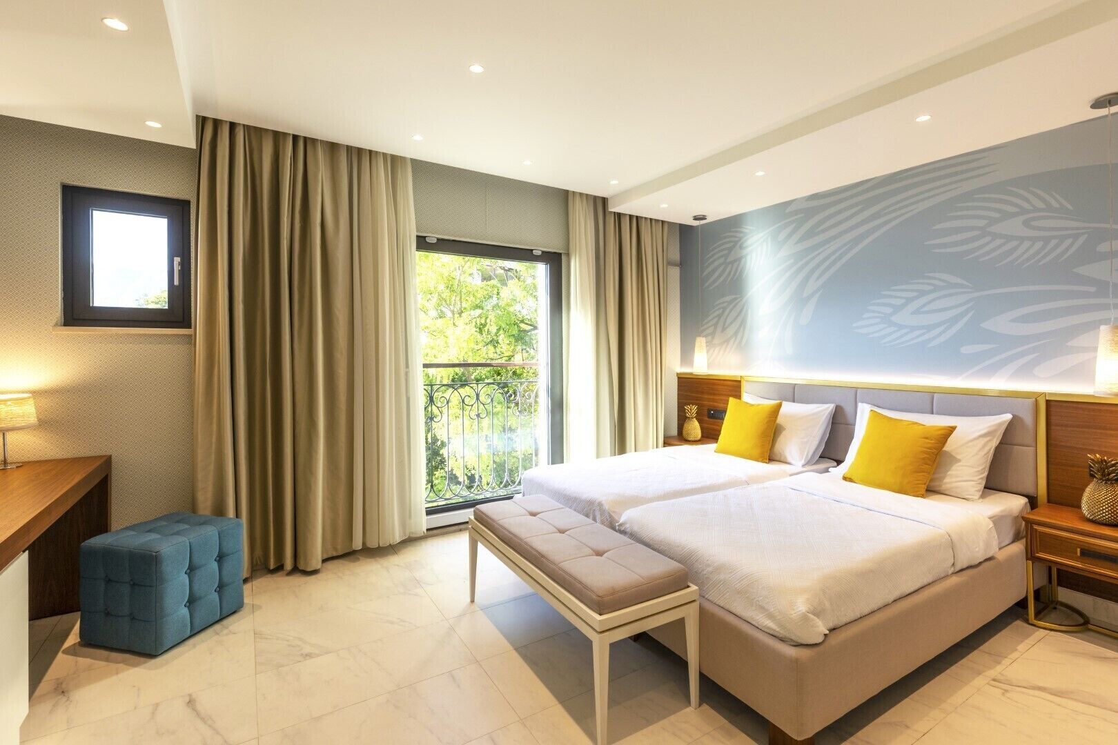 deluxe double room, bay view | 1 bedroom, in-room safe, desk, blackout curtains