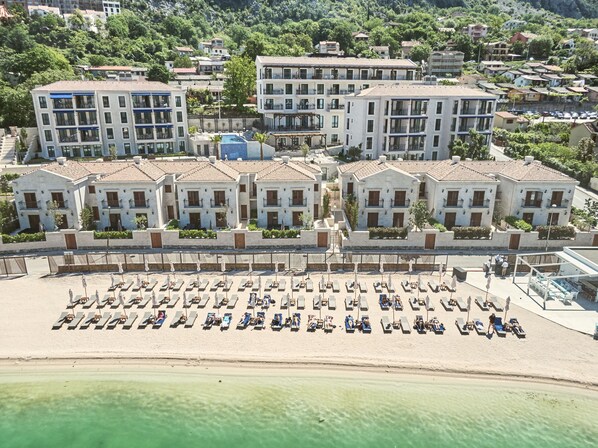 Front of property - Huma Kotor Bay Hotel and Villas (Kotor)