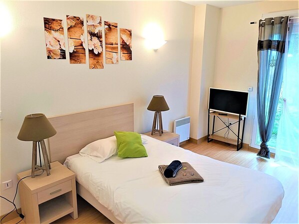 1 غرفة نوم وتجهيزات عازلة للصوت