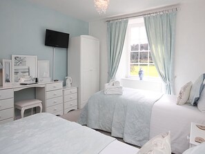 Habitació amb dos llits individuals (Room2) | Roba de llit hipoal·lergògena i decoració individual 