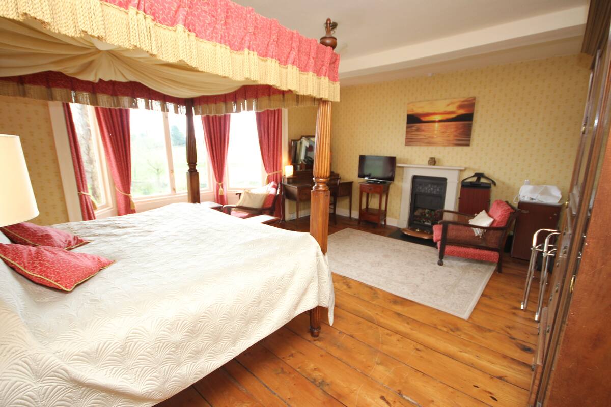 Double Room, Ensuite (Four Poster)