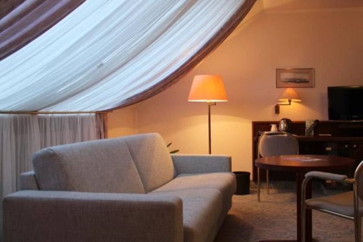 family room | desk, laptop workspace, iron/ironing board, free wifi