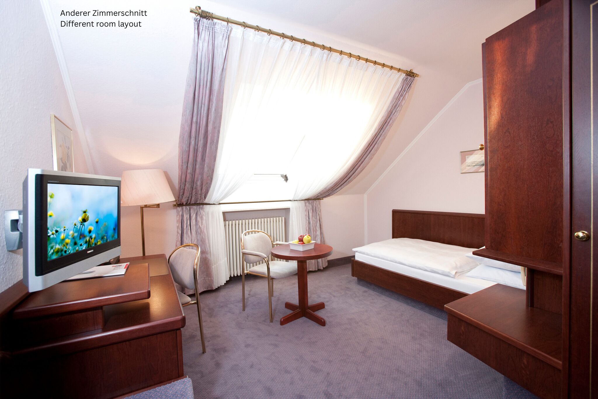 classic single room | desk, laptop workspace, iron/ironing board, free wifi