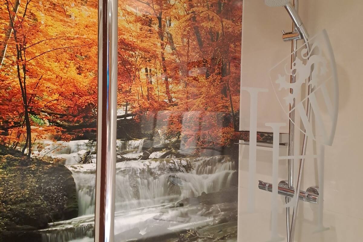 comfort double room | bathroom | free toiletries, hair dryer, slippers, towels