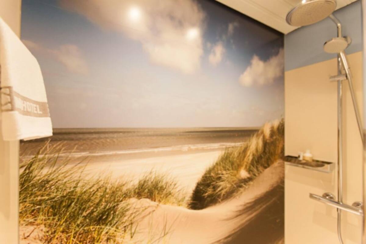 comfort double room | bathroom | free toiletries, hair dryer, slippers, towels