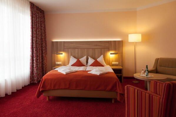 Comfort Double Room | In-room safe, desk, iron/ironing board, cribs/infant beds