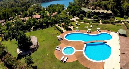The Bay Beach Club