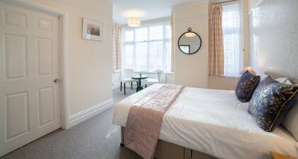 OYO Lonsdale Guest House