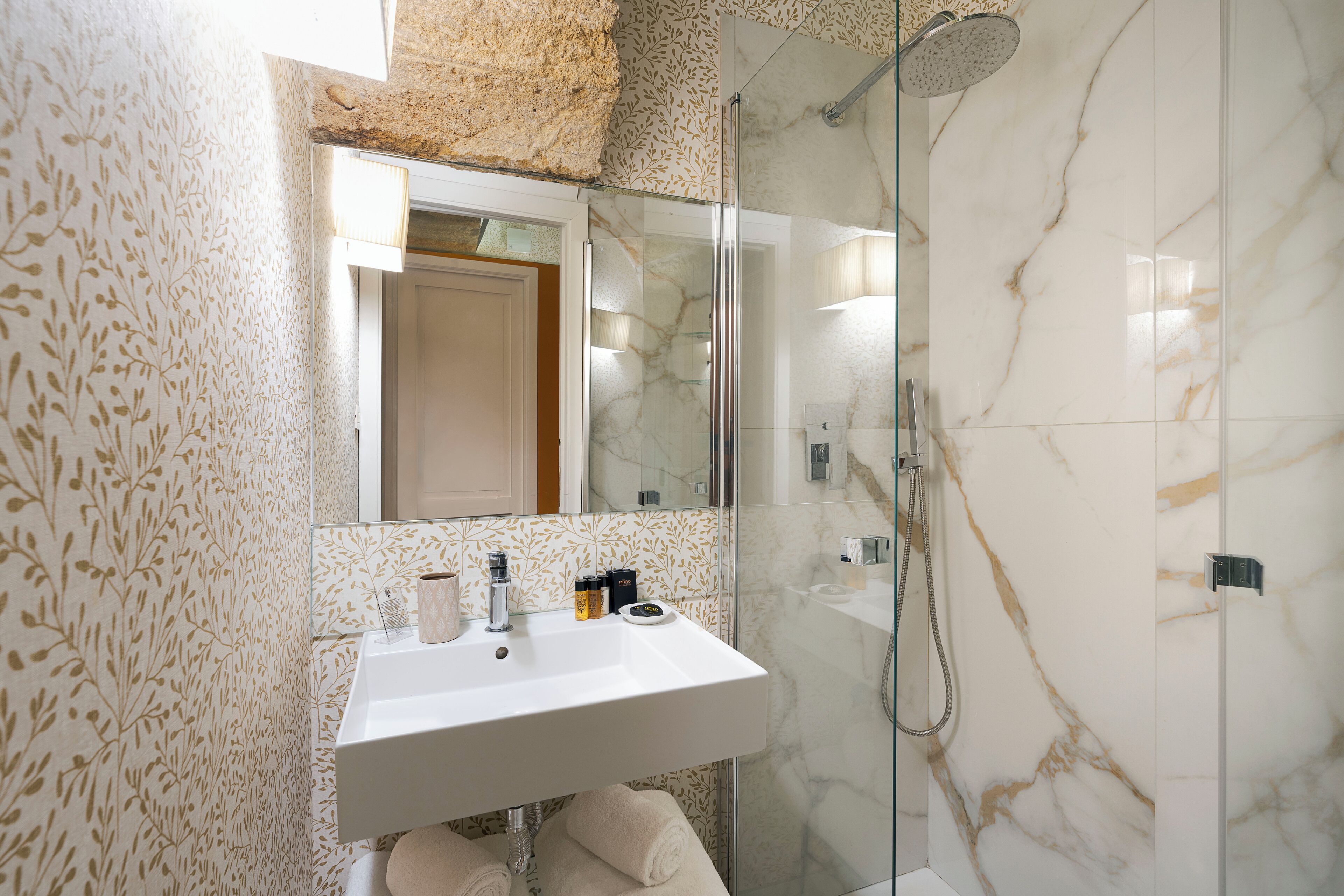 Foto - Palazzo Arone dei Baroni di Valentino