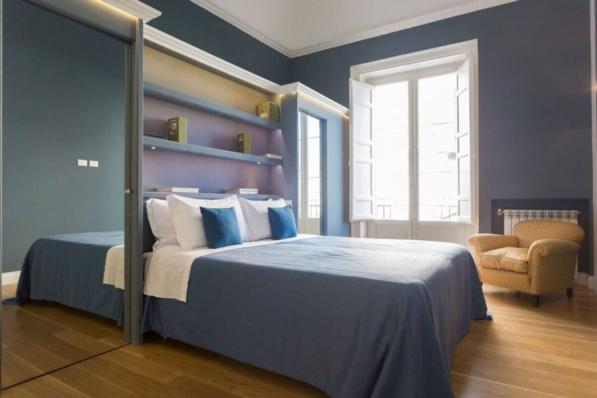 Escrivaninha, quartos à prova de som, berços grátis, Wi-Fi de cortesia