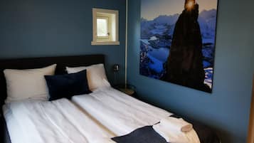 Ropa de cama de alta calidad, escritorio y cortinas blackout