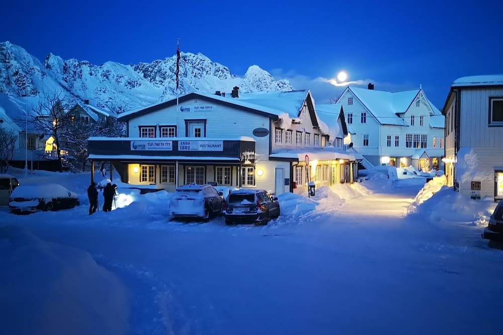 Henningsvær Guesthouse