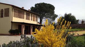 Front of property - Agriturismo le Docce (Castelfiorentino)