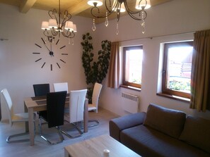 House, 2 Bedrooms, Kitchen | Desk, blackout drapes, iron/ironing board, free cribs/infant beds - Apartments Club Telgart (Telgárt)