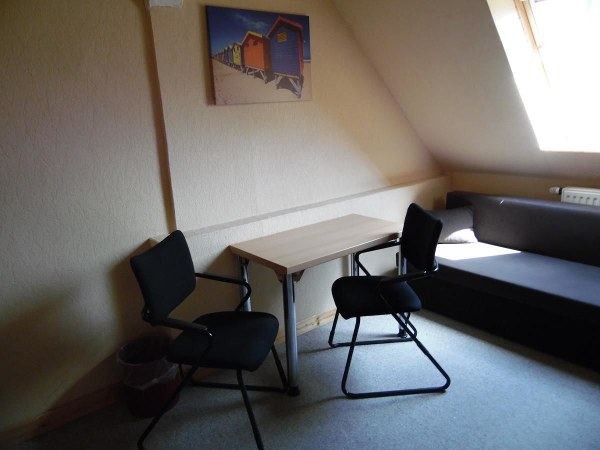 single room | desk, rollaway beds, free wifi
