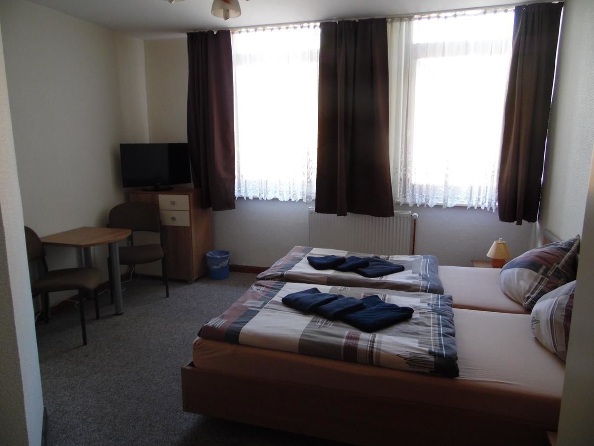 double room | desk, rollaway beds, free wifi