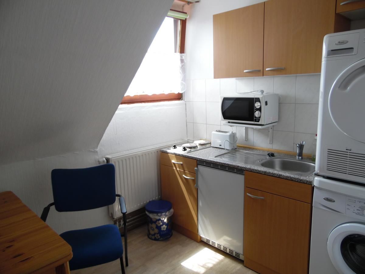 single room | desk, rollaway beds, free wifi