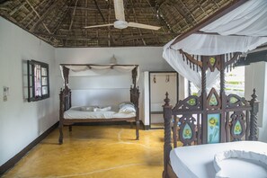 Escritorio, wifi gratis y ropa de cama