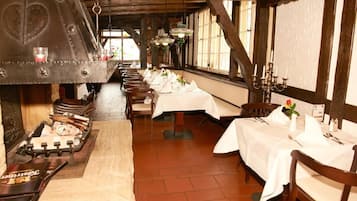 Local and international cuisine