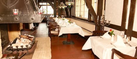 Spécialités Cuisine locale et internationale