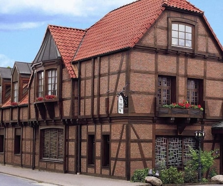 Exterior. Hotel Restaurant zur Linde