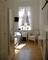 Single Room | Desk, blackout drapes, iron/ironing board, free WiFi