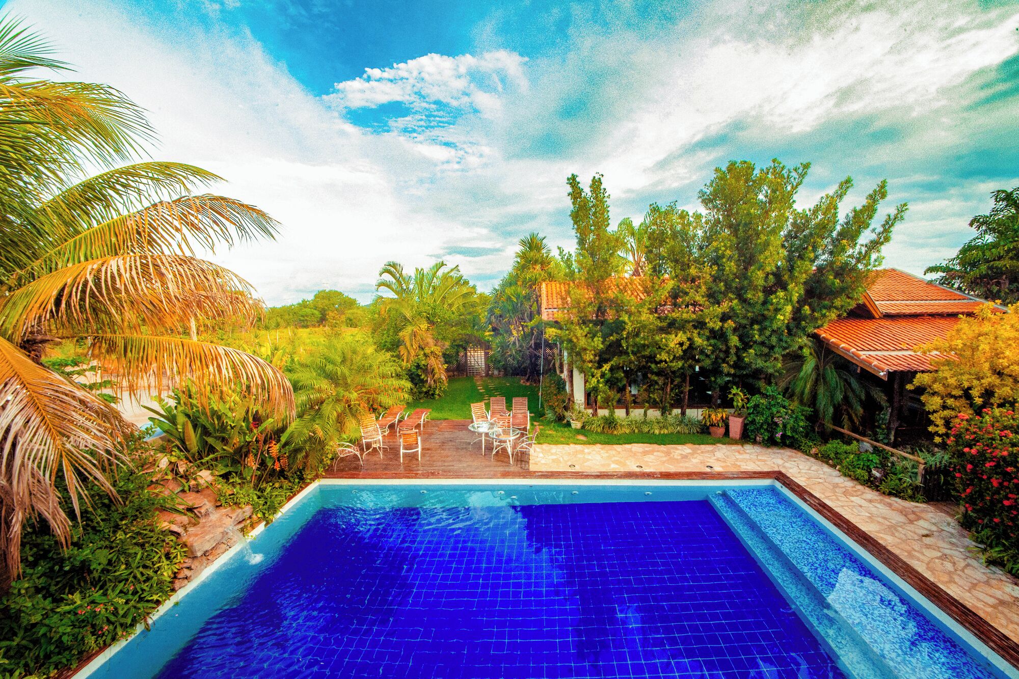 Outdoor pool, open 9 AM to 10 PM, sun loungers