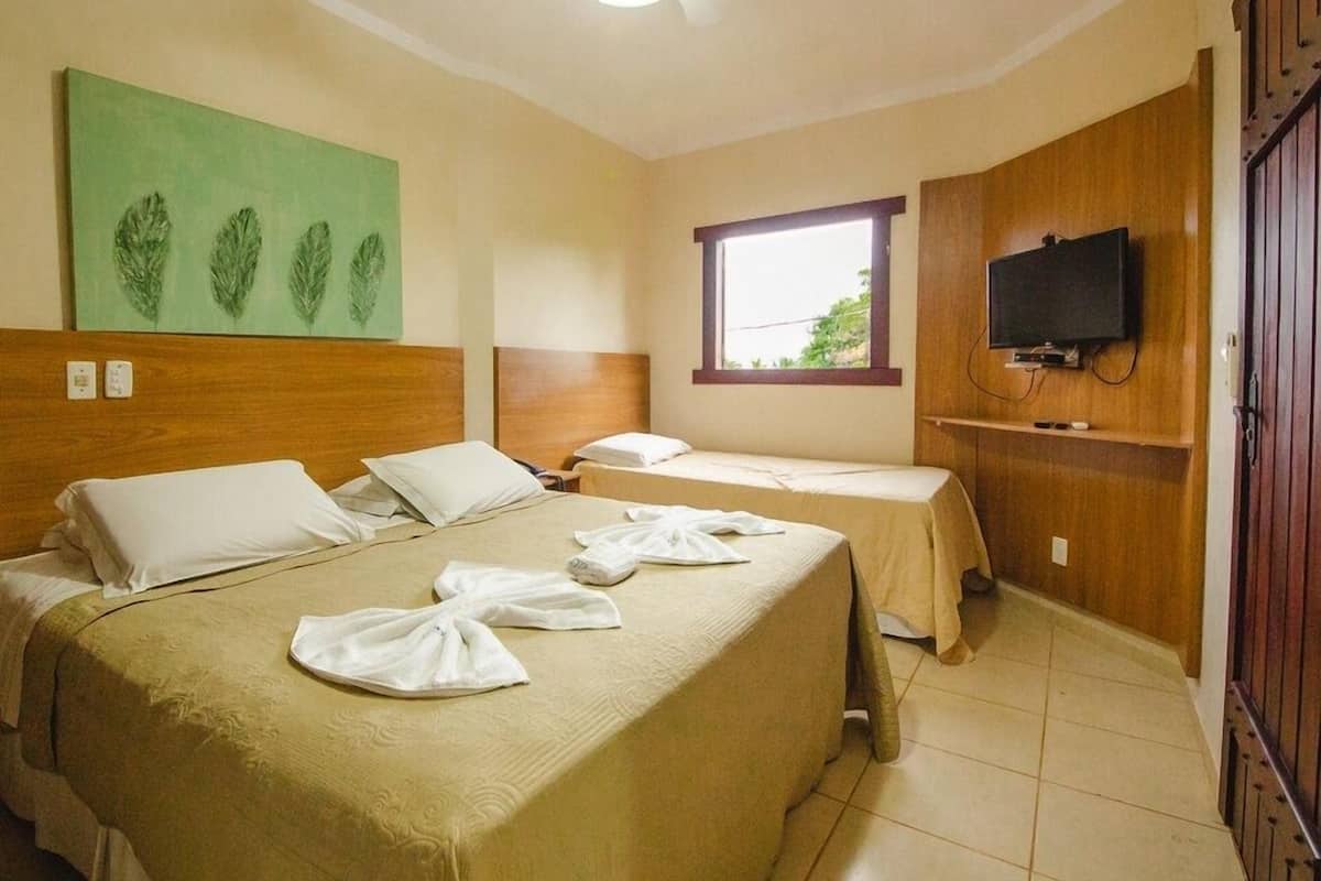 Frigobar, cofres nos quartos