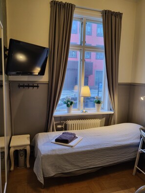 Dreibettzimmer | Schreibtisch, Bügeleisen/Bügelbrett, kostenloses WLAN, Bettwäsche