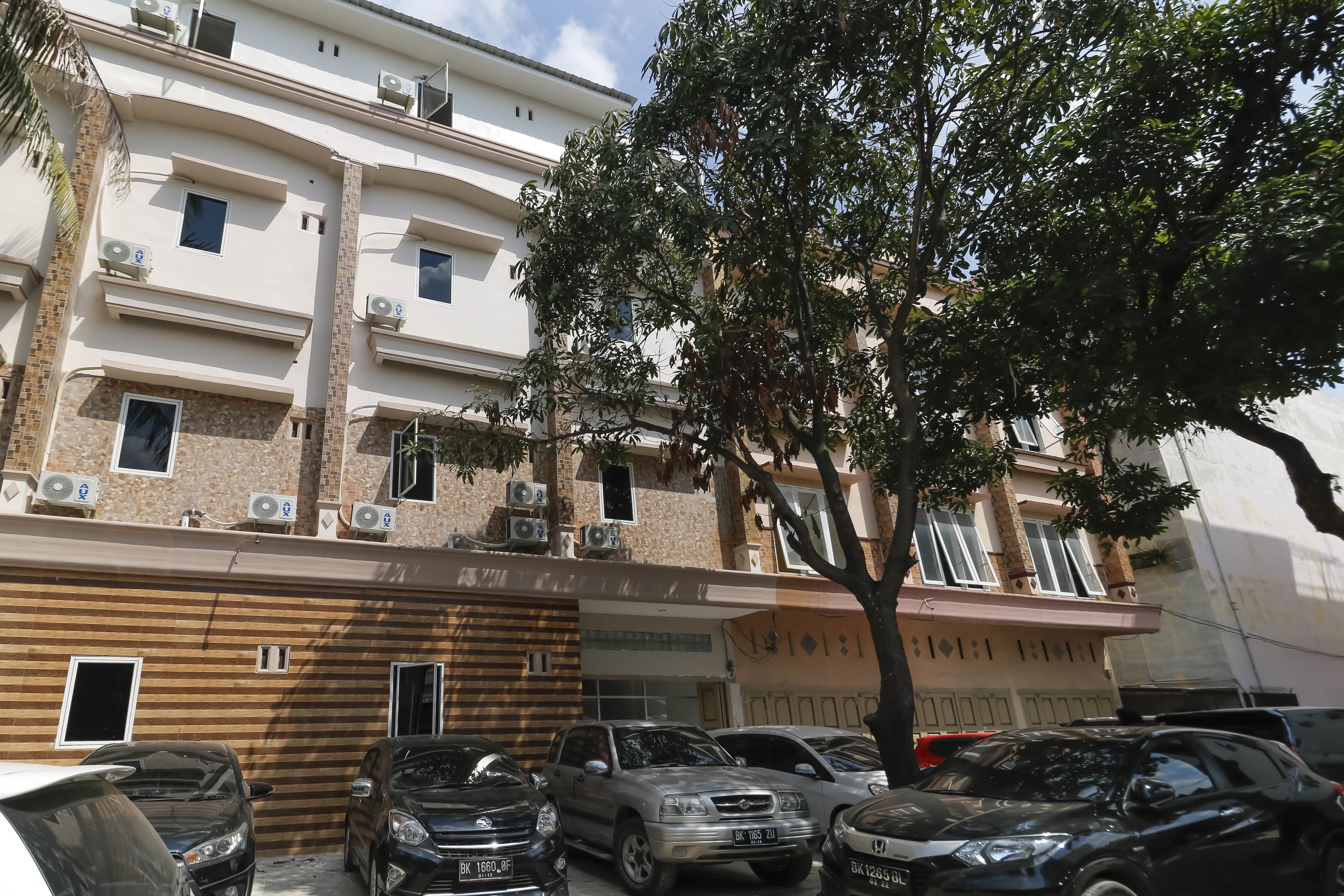 Photo - RedDoorz Plus near RS Royal Prima Medan