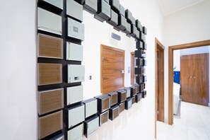 2 Schlafzimmer, Schreibtisch, Bügeleisen/Bügelbrett