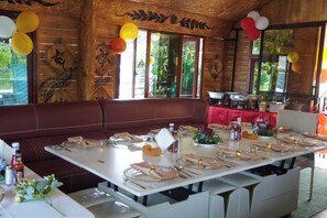 Dining - Stedmak Gardens And Recreation Centre (Nairobi)