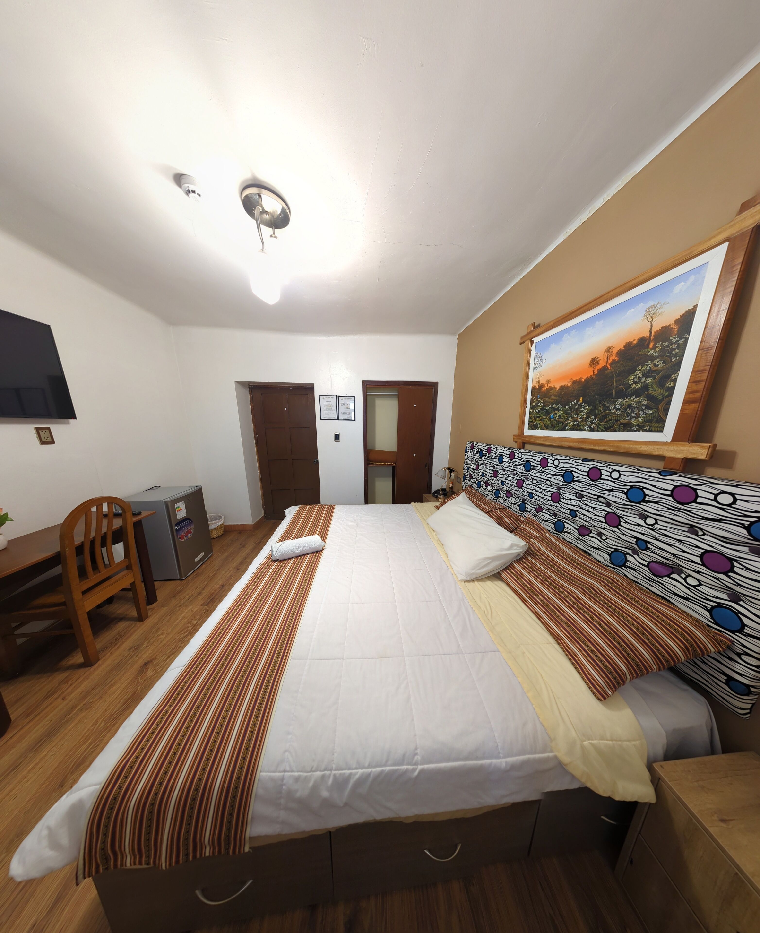 romantic room | 1 bedroom, in-room safe, desk, laptop workspace