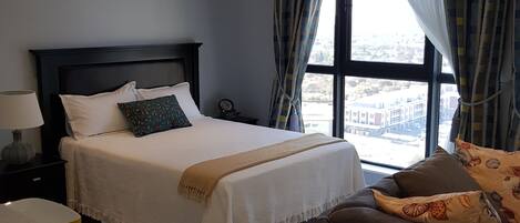 Literie de qualité supérieure, coffres-forts dans les chambres, bureau