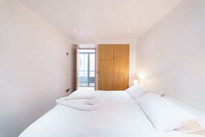 2 bedrooms, desk, soundproofing, iron/ironing board