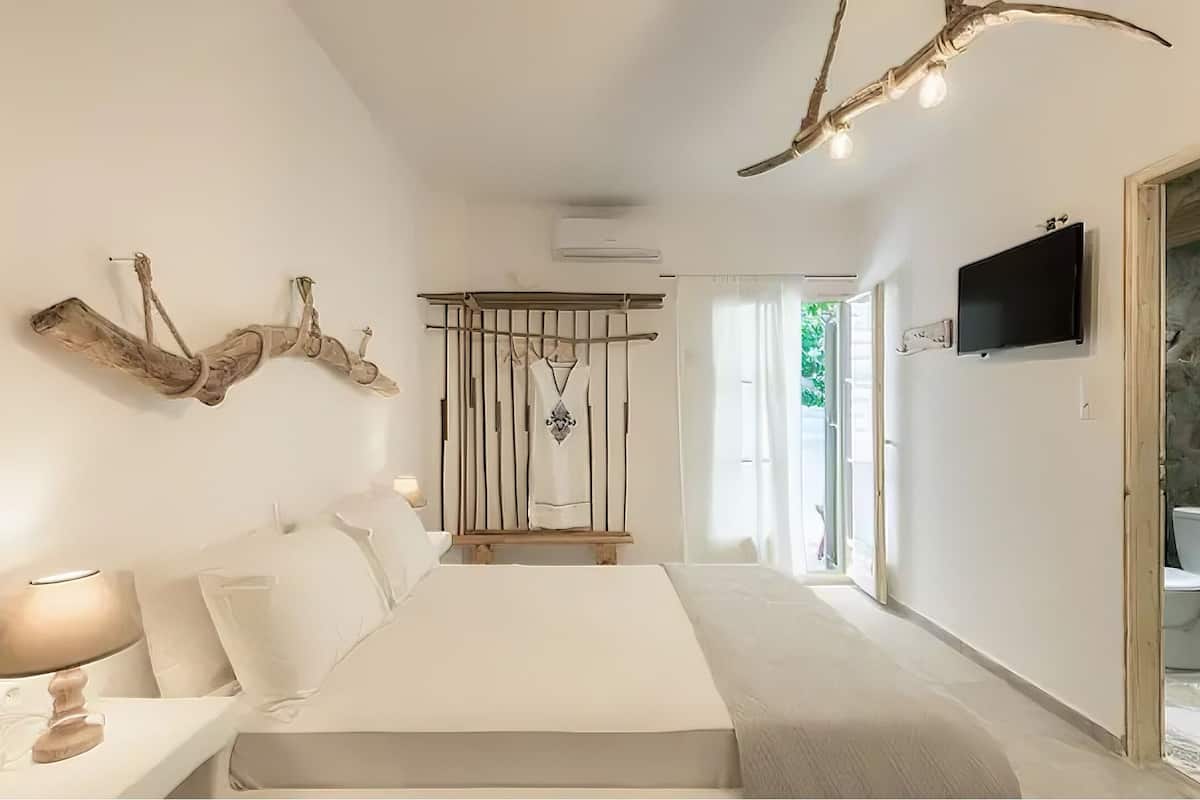 Comfort Studio | Free WiFi, bed sheets