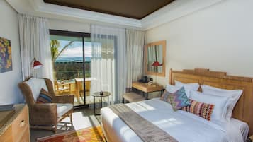 Superior Double Room, 1 Queen Bed | Premium bedding, minibar, in-room safe, desk